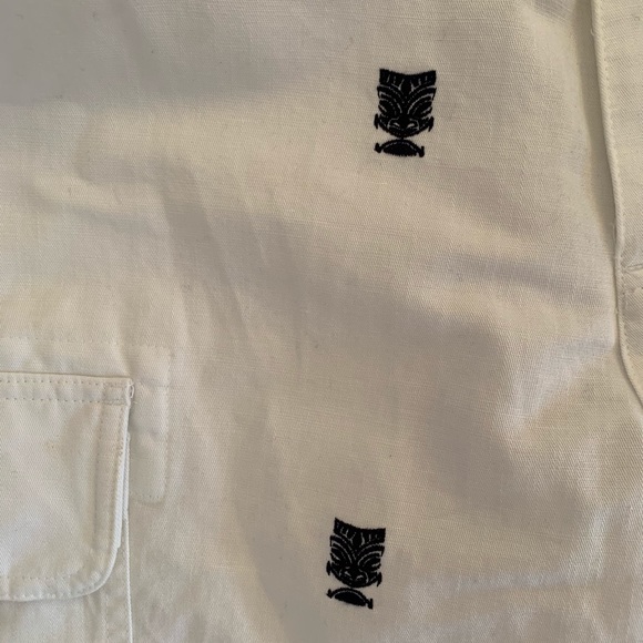 Brooks Brothers Men’s Embroidered White Shorts - Picture 4 of 4